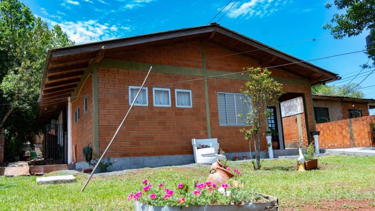 Iguazu Alojamiento "La Casa" Puerto Iguazú Kültér fotó